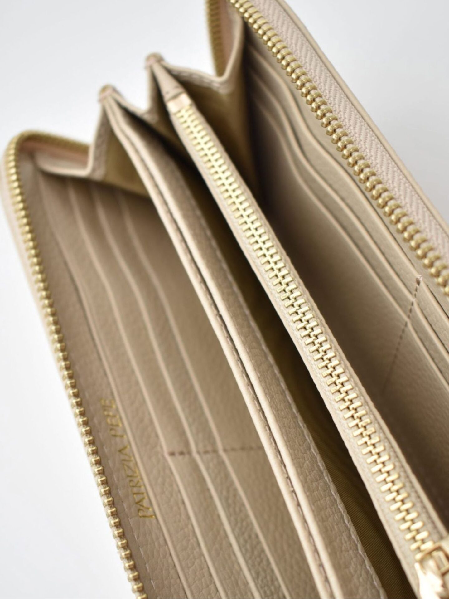 Beżowy portfel Patrizia Pepe Beżowy portfel Patrizia Pepe