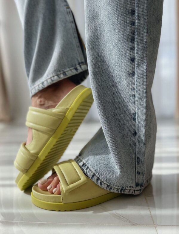 Limonkowe klapki Patrizia Pepe