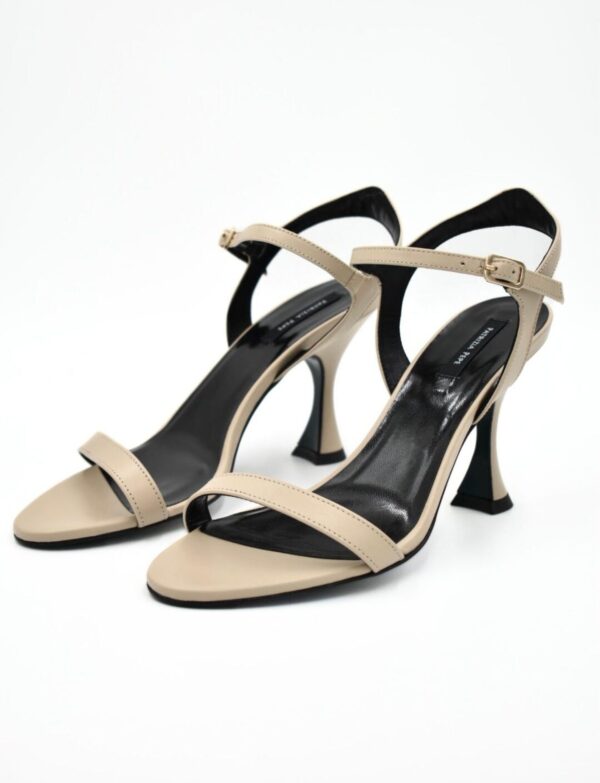 Beżowe sandały na szpilce Patrizia Pepe