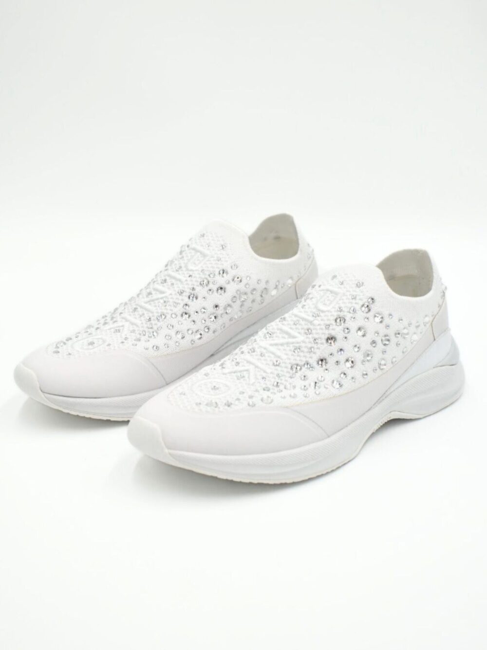 Białe buty z kryształkami Pinko