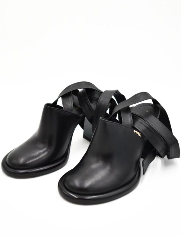 Wiązane buty na obcasie Patrizia Pepe