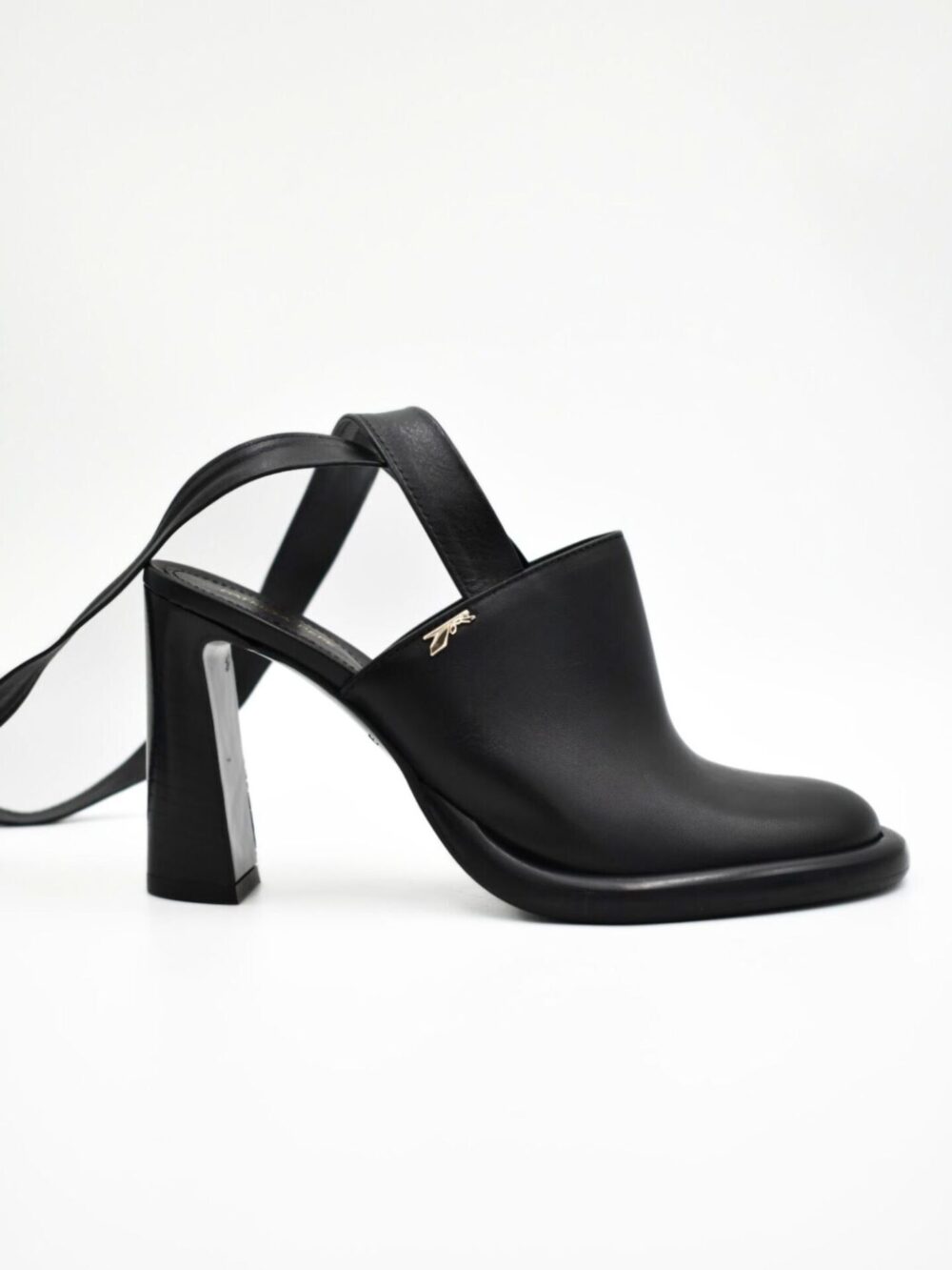 Wiązane buty na obcasie Patrizia Pepe