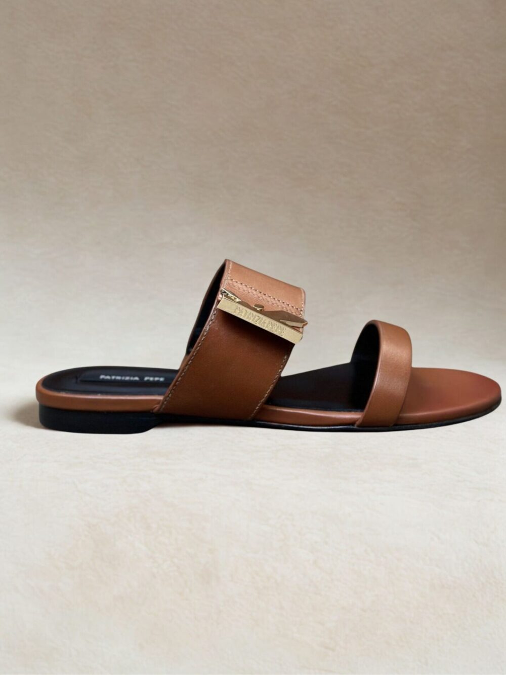 Brązowe klapki Patrizia Pepe