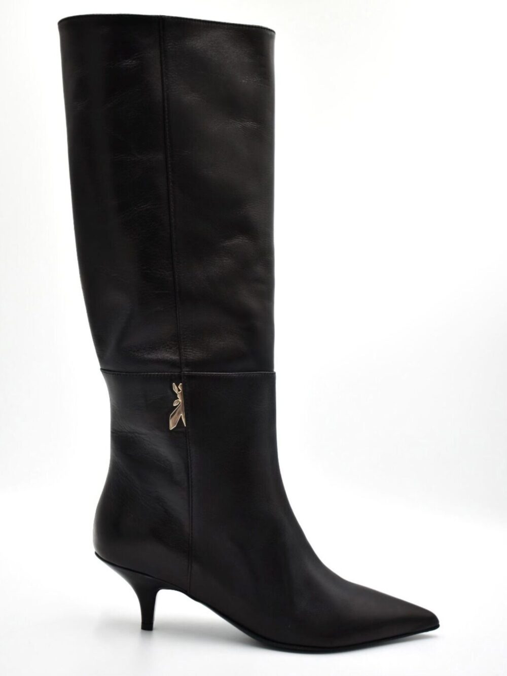 Czarne kozaki na niskim obcasie