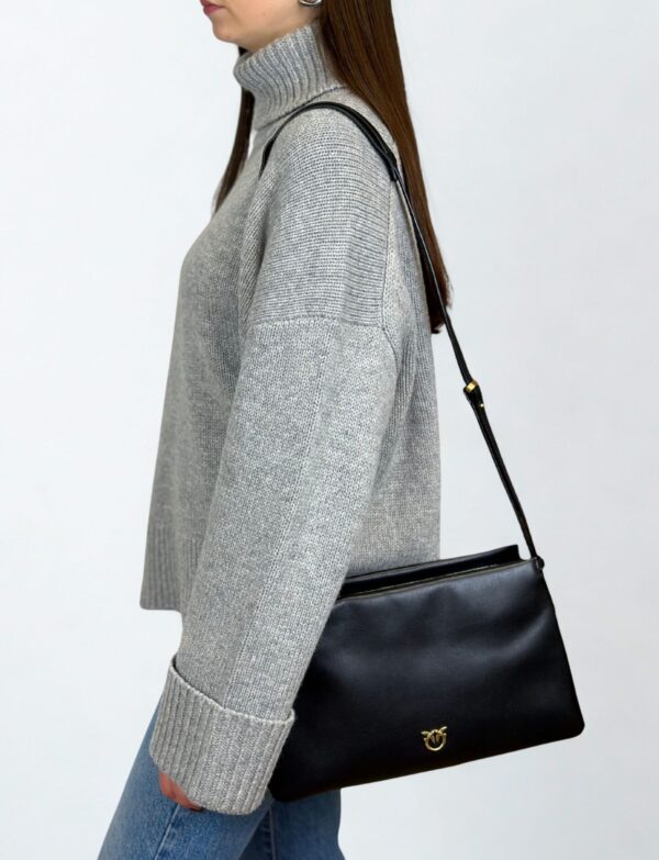 Torebka Pinko Triplet Vitello Morbido widok na modelce