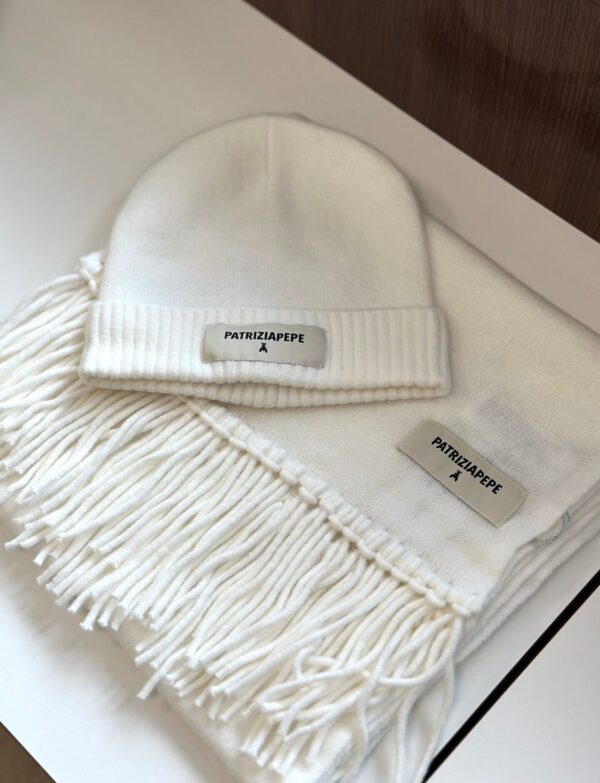 Czapka i szalik Patrizia Pepe