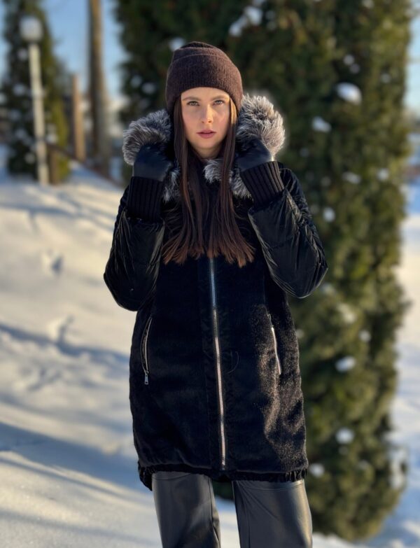 Czarny płaszcz z kapturem Boca