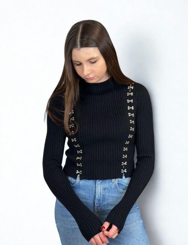 Dzianinowa czarna bluzka Patrizia Pepe stylizacja