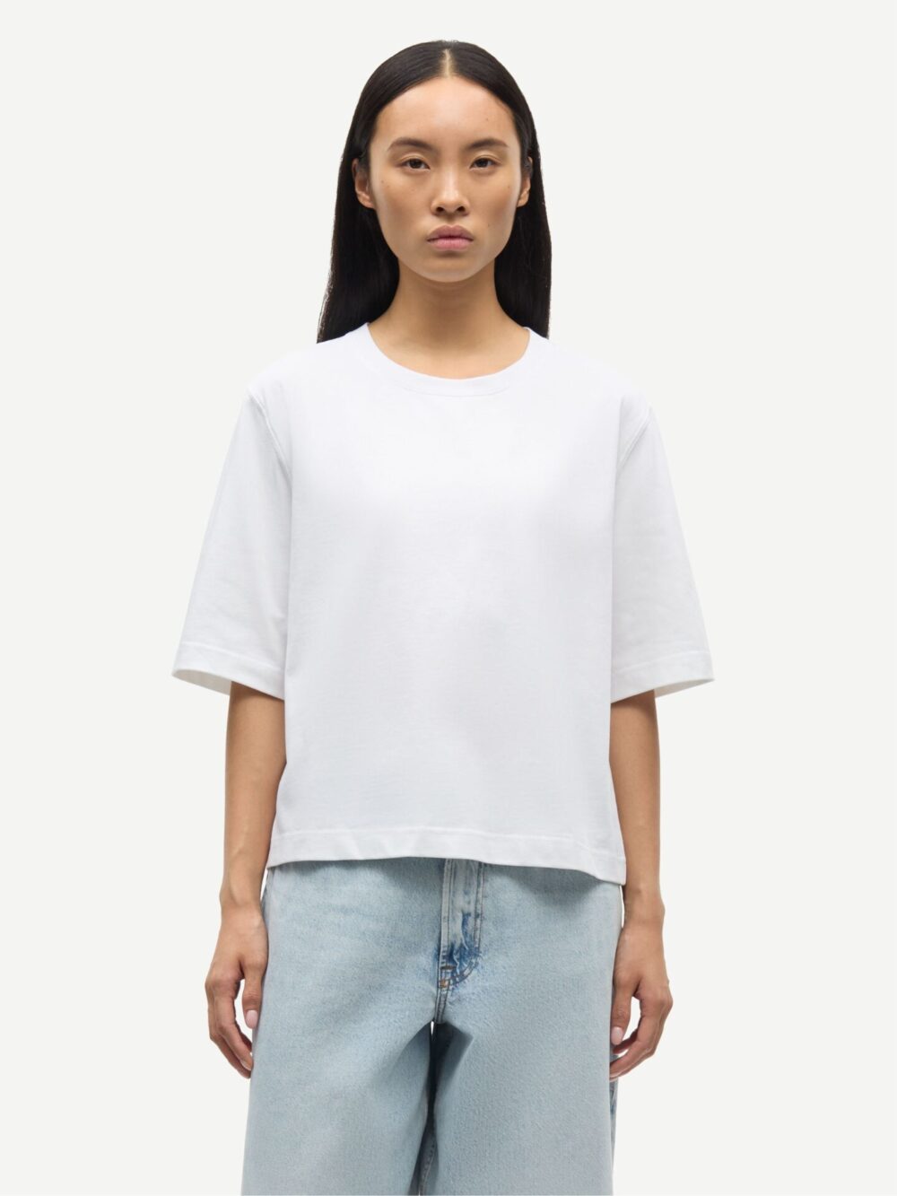 Biały t-shirt Samsøe Samsøe Saabby widok na modelce