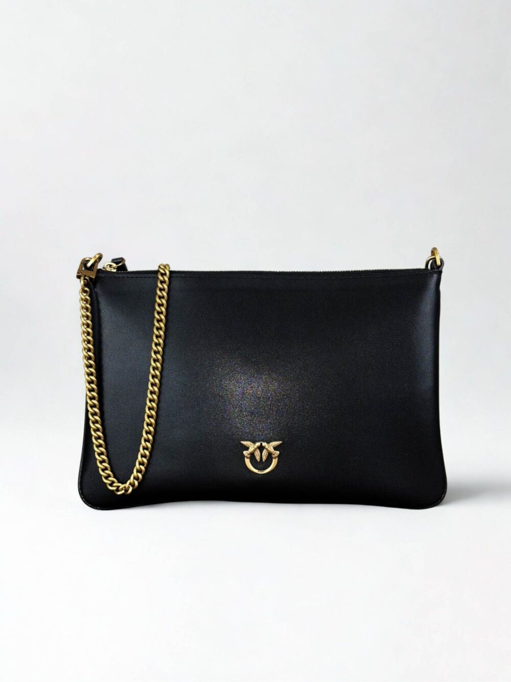 Czarna torebka Pinko Flat Classic ze skóry naturalnej z logo z przodu