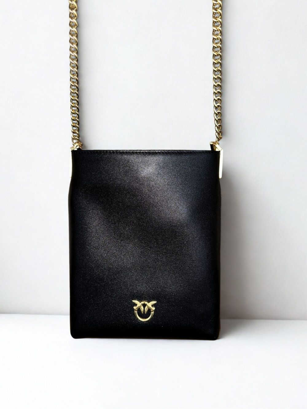 czarna torebka Pinko Flat Satchel na łańcuszku