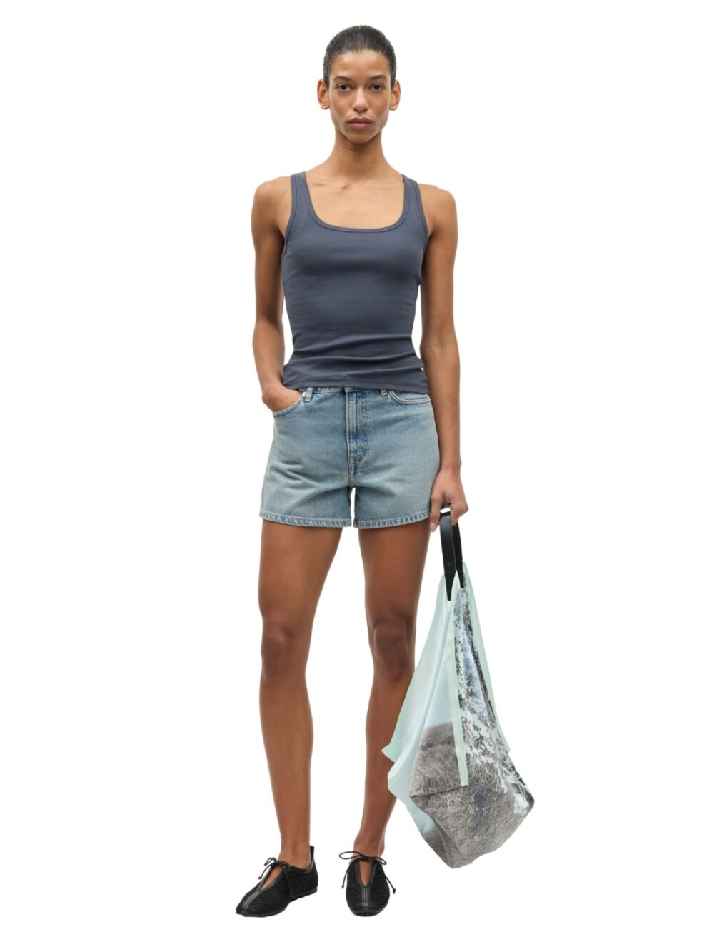 Samaggie shorts Samsøe Samsøe widok na modelce