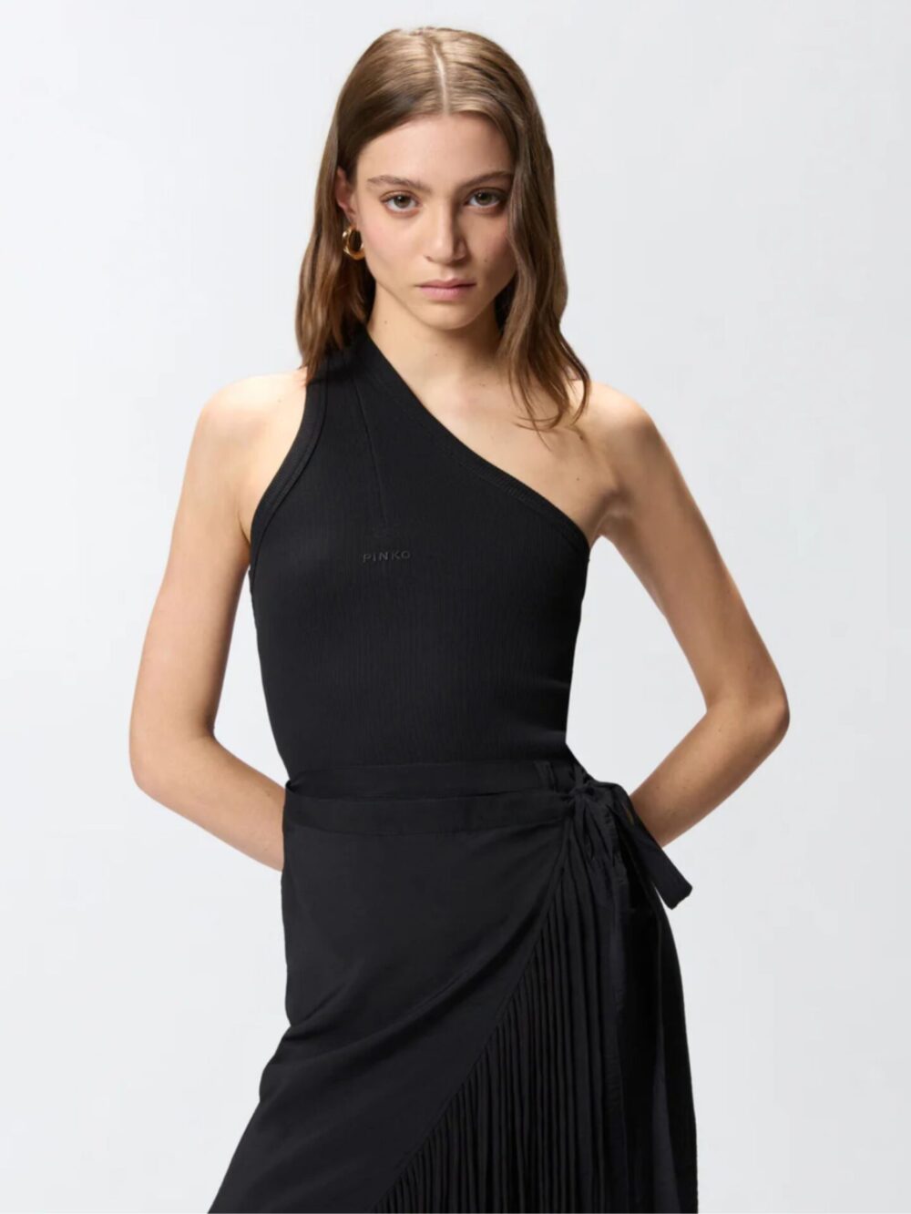 Top Pinko Curacao zdjęcie na modelce z przodu